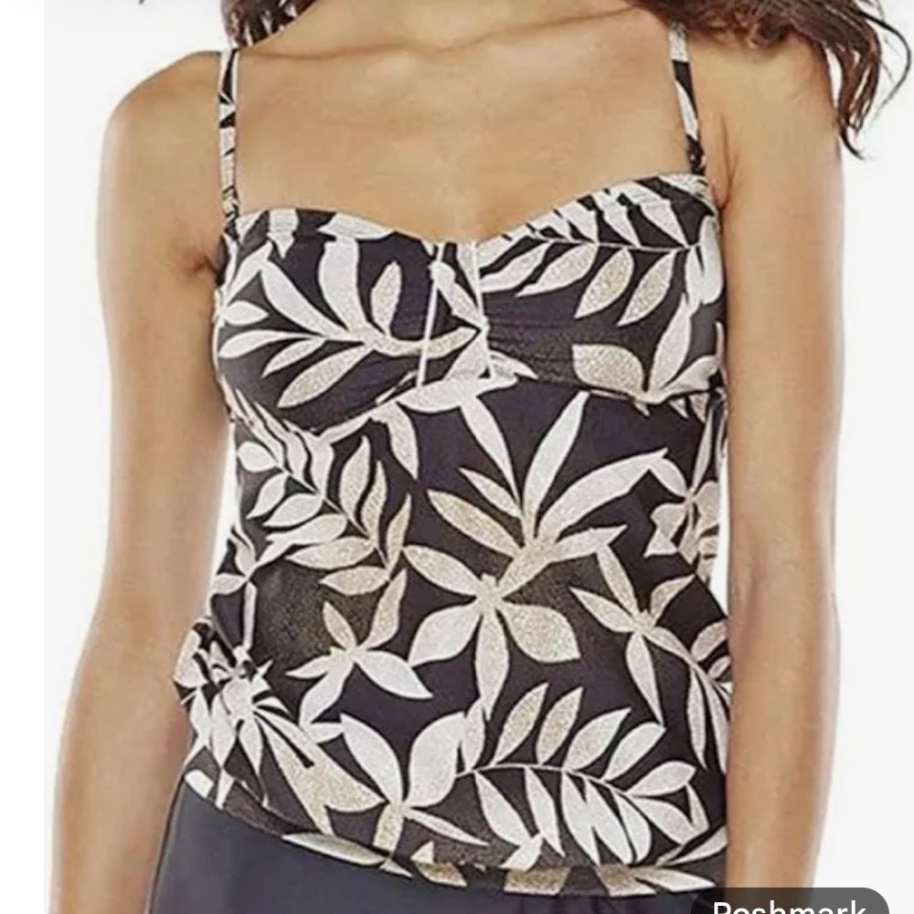 Women’s 8, Croft & Barrow brown/cream/black bold Leaf Print tankini